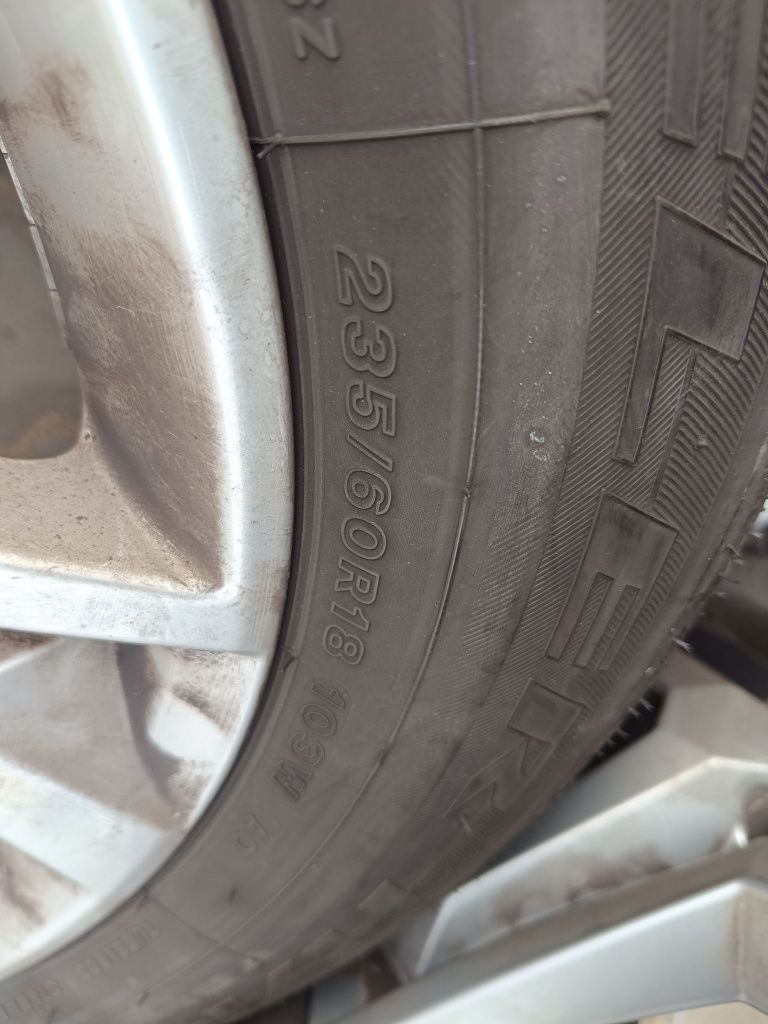 Koła alufelgi Audi Q5 235/60/18, 2022r