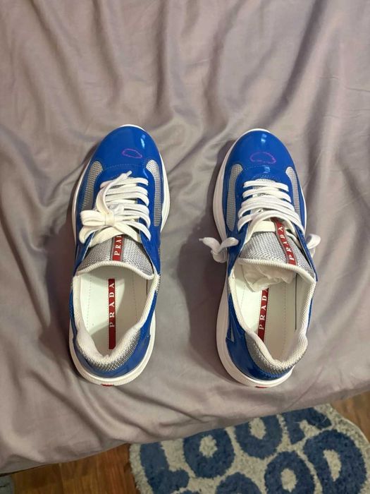 Prada America Cup, verniz, branco e azul-marinho, 4E3400, tamanho 8,5.