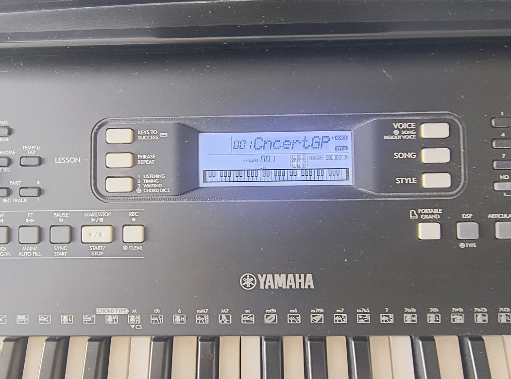 Yamaha PSR -E373 plus statyw