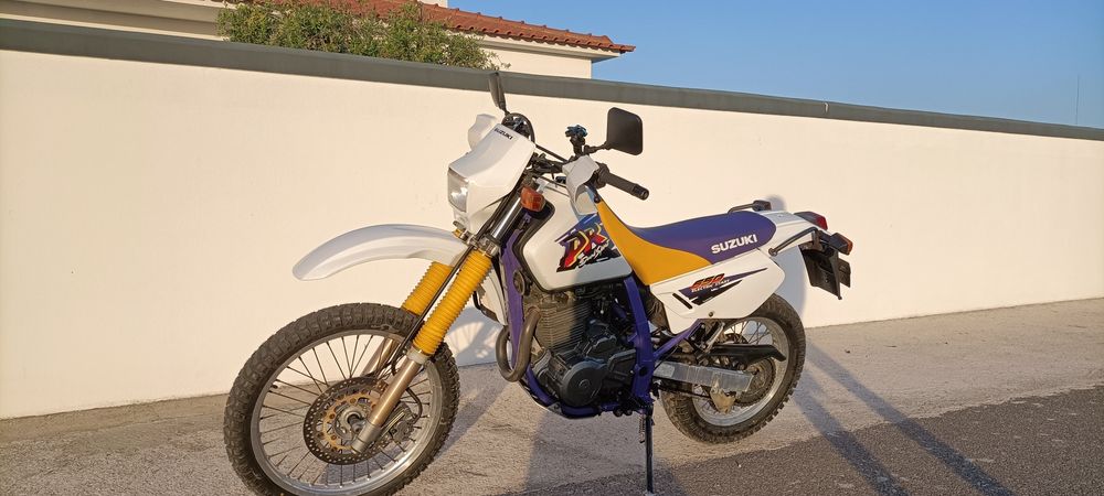 Suzuki Dr 650 se 
Ano 1997
Km 32650 reais 
Revisão feita,válvulas