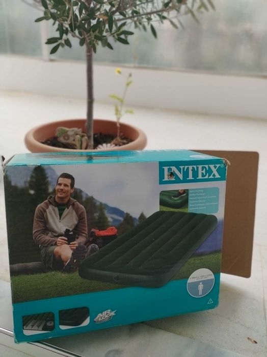 Colchão insuflável INTEX (para casa ou campismo). 99cm/1,91cm/22cm.