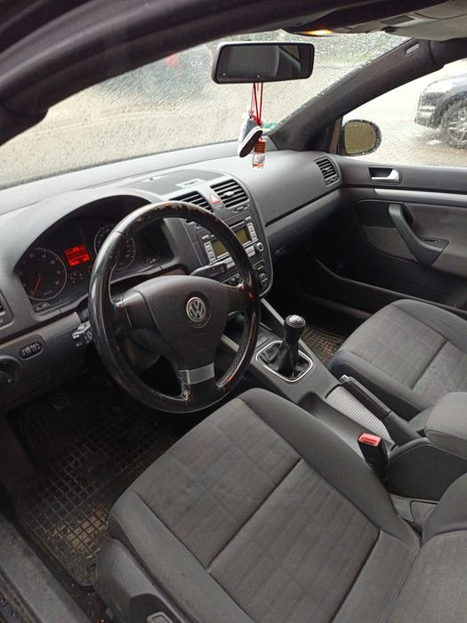 Volkswagen golf 5 1.6benzyna