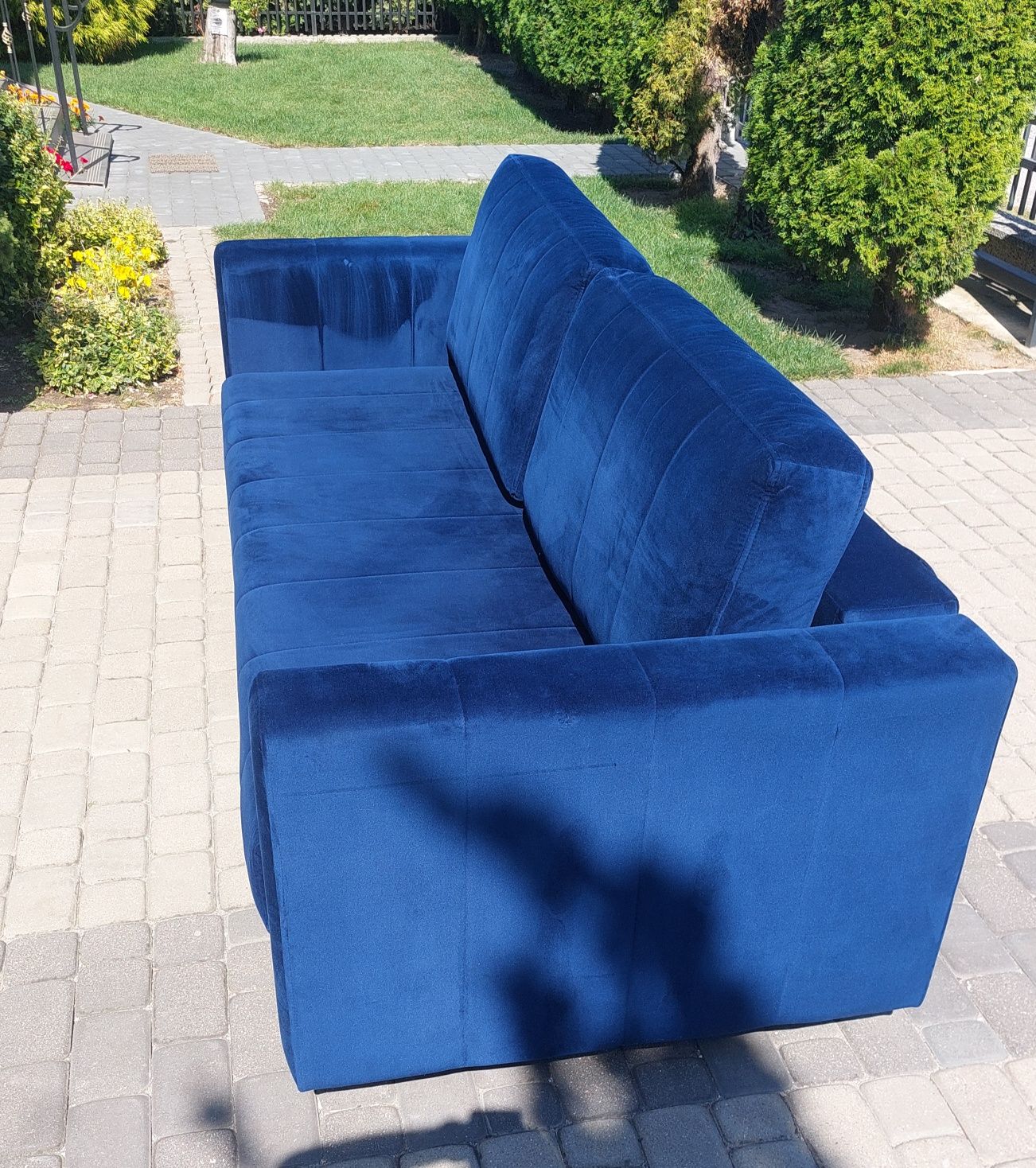 Trzyosobowa welurowa SOFA z funkcją spania