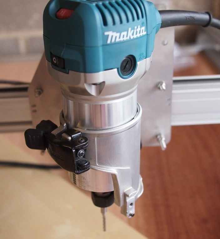 Фрезер Makita RT0702CX2J, (RT0700CX2J)