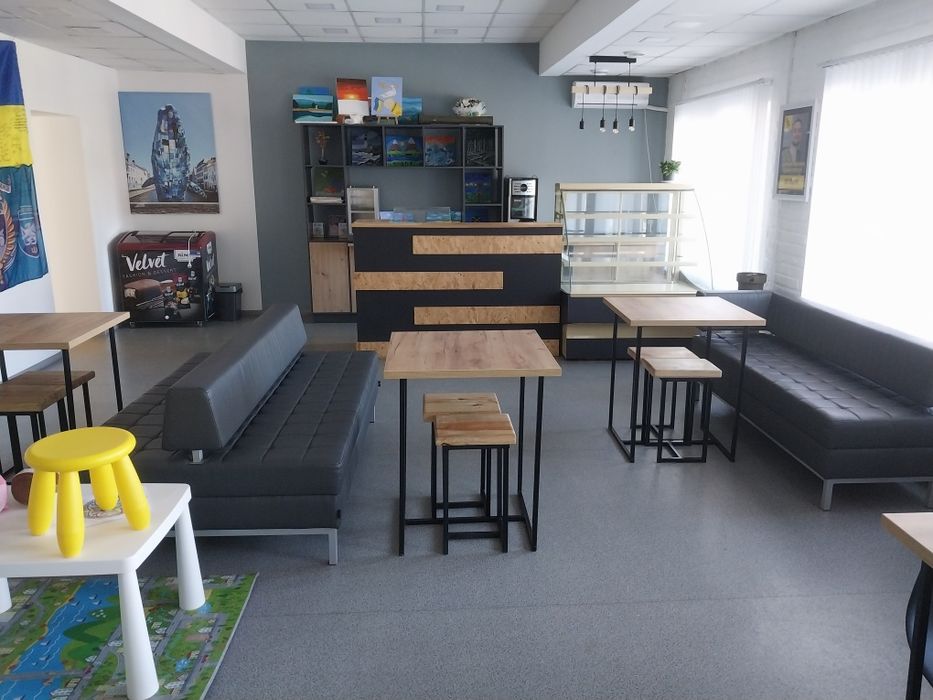 Барна стійка в хорошому стані.