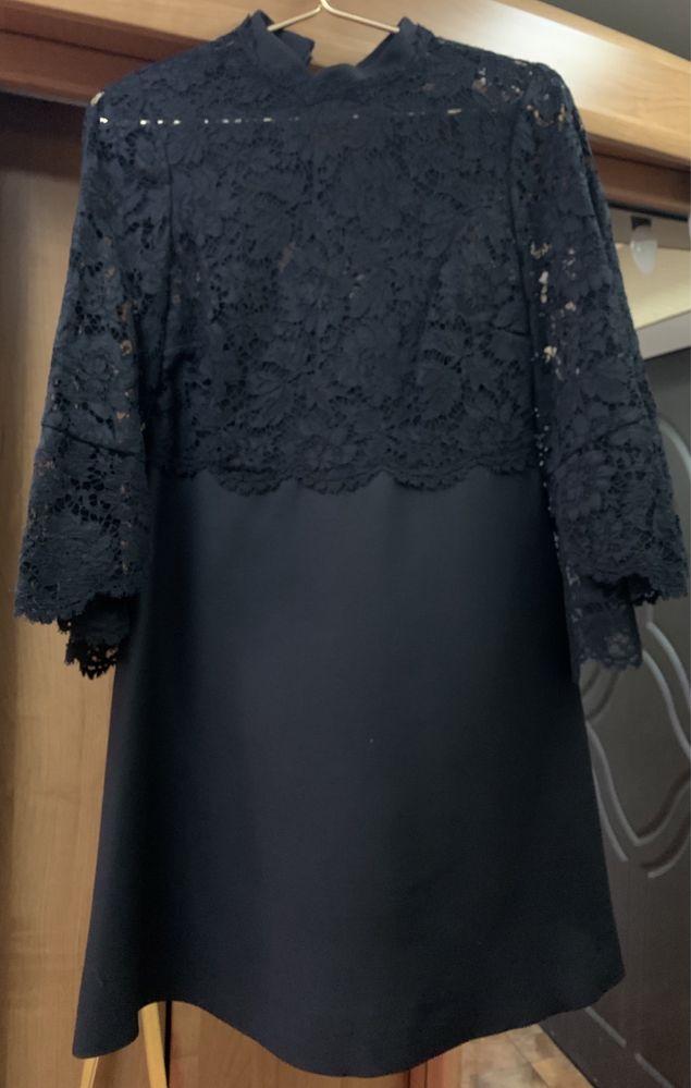Черное короткое платье VALENTINO кружево