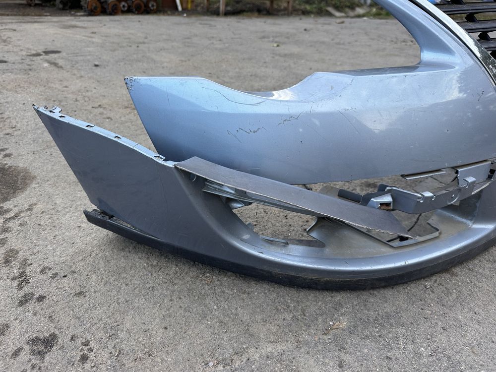 Передній бампер дефектний Фольксваген Пасат Б6 VW Passat B6 2005—2010