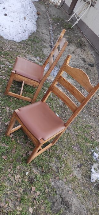Krzesła solidne skórzane obicie