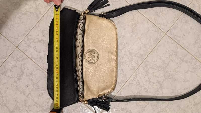 Mala de ombro / com alça / bolsa tiracolo / creme e preta simples