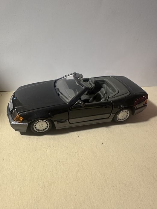 Mercedes 500SL 1:24