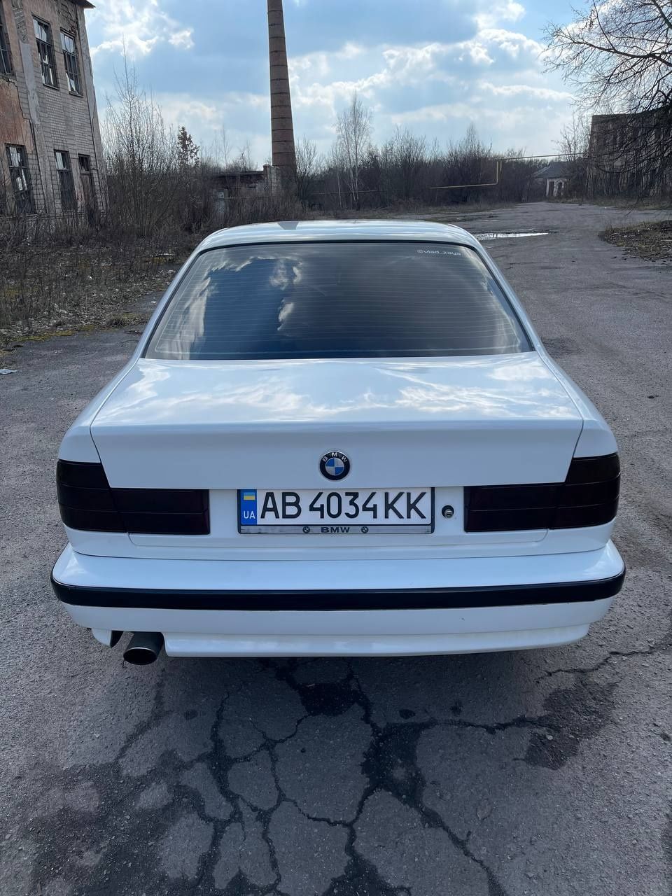 Продам BMW E34 520I