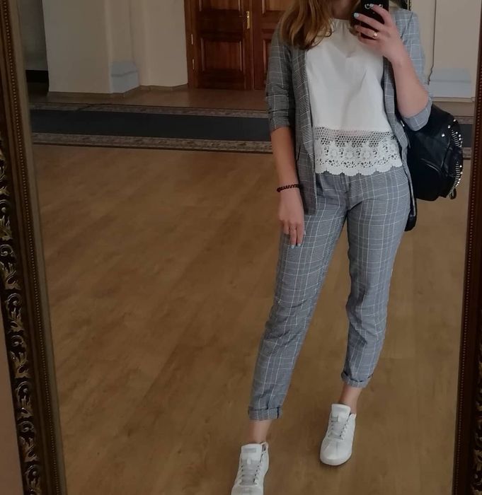 Продам костюм в клетку