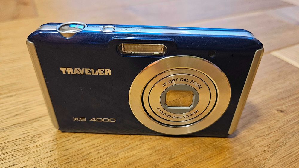 Kompaktowy aparat cyfrowy Traveler XS 4000