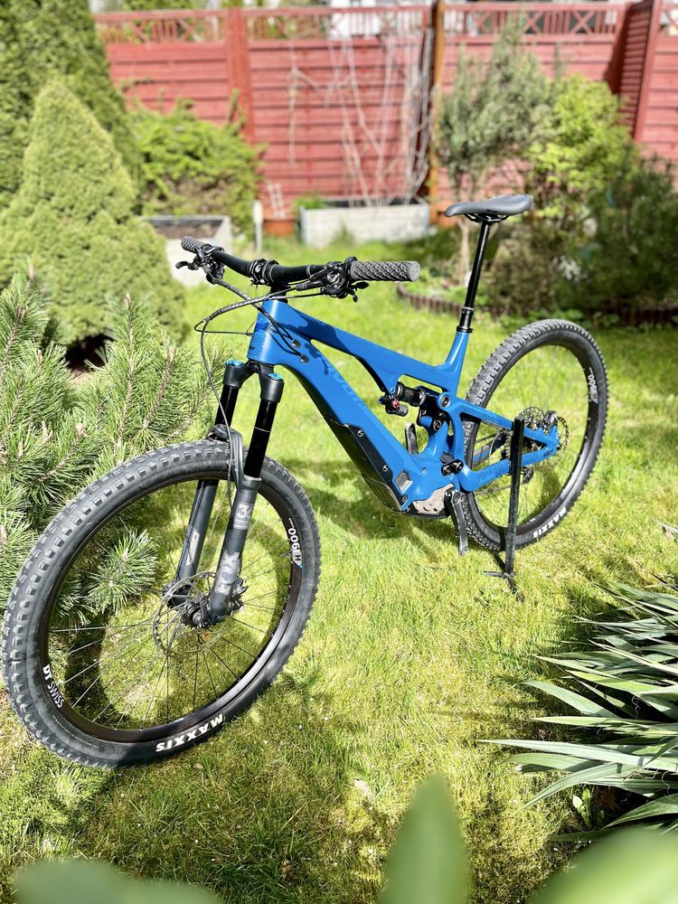 Rower elektryczny Pivot Shuttle AM e-bike lekki 22kg Enduro EMTB Trail