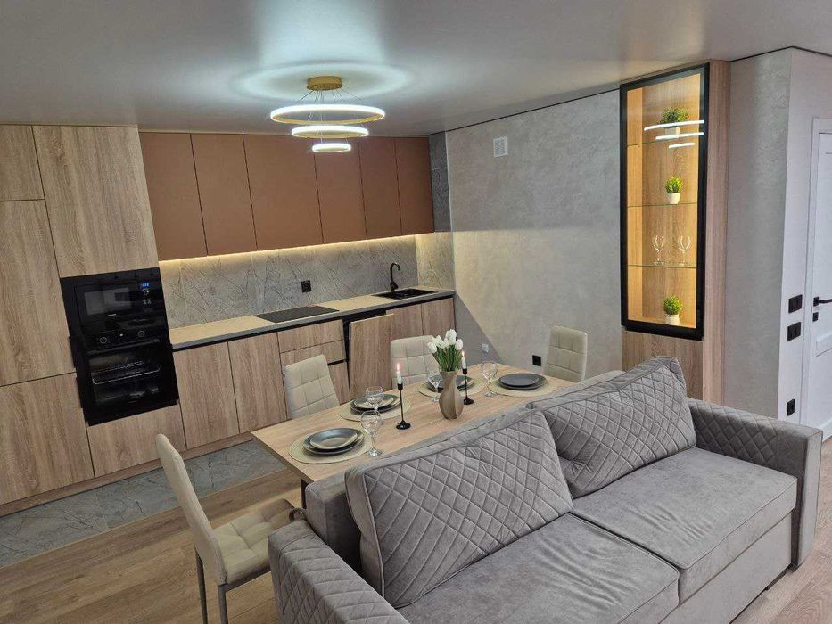 вул. Київська, 2 кімнати + кухня студія. Сучасний ремонт.