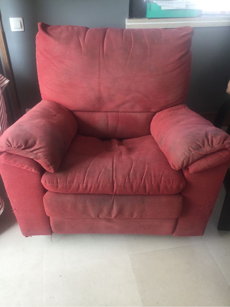sofa com muito uso
