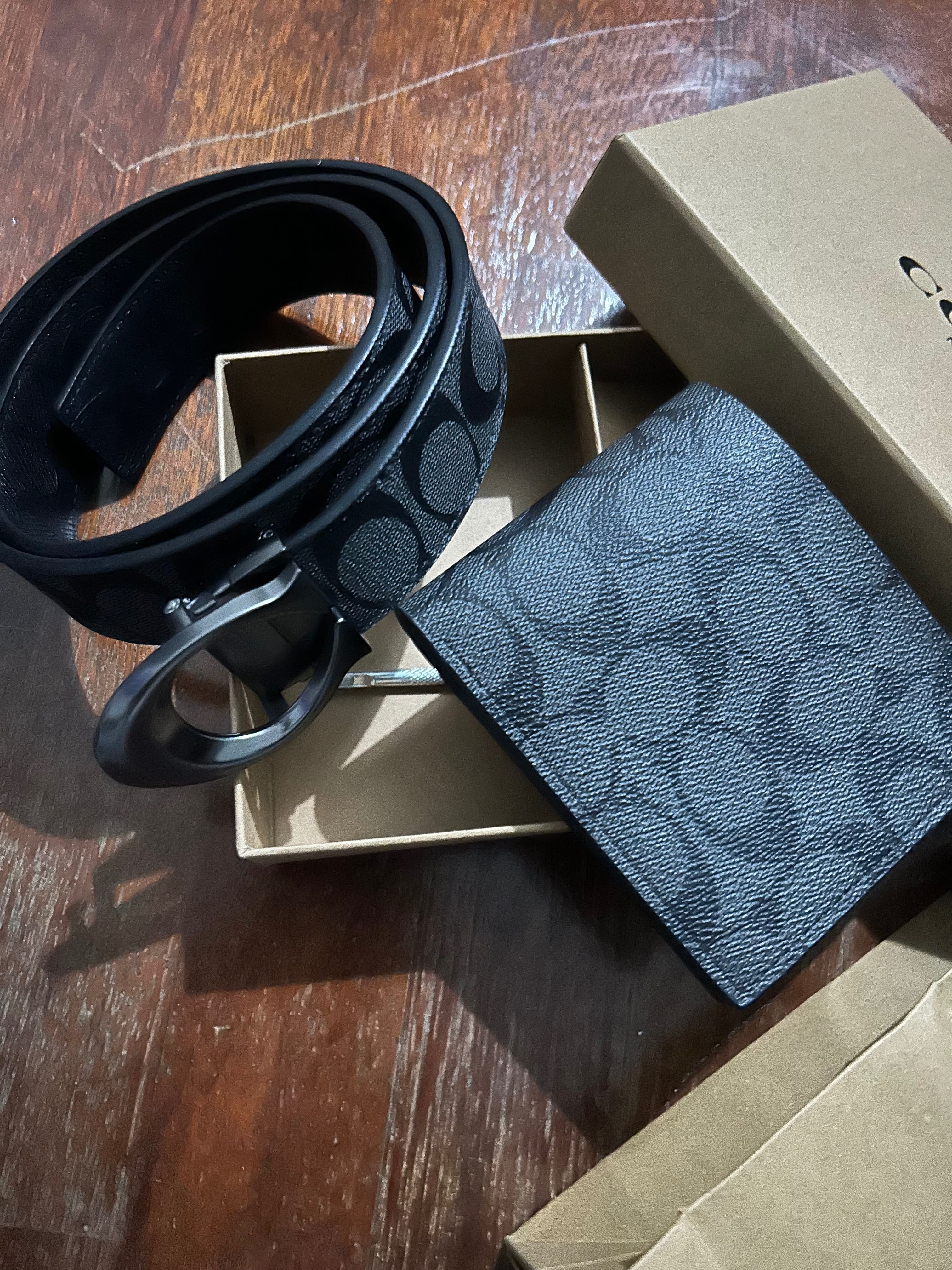 conjunto de cinto e carteira da coach