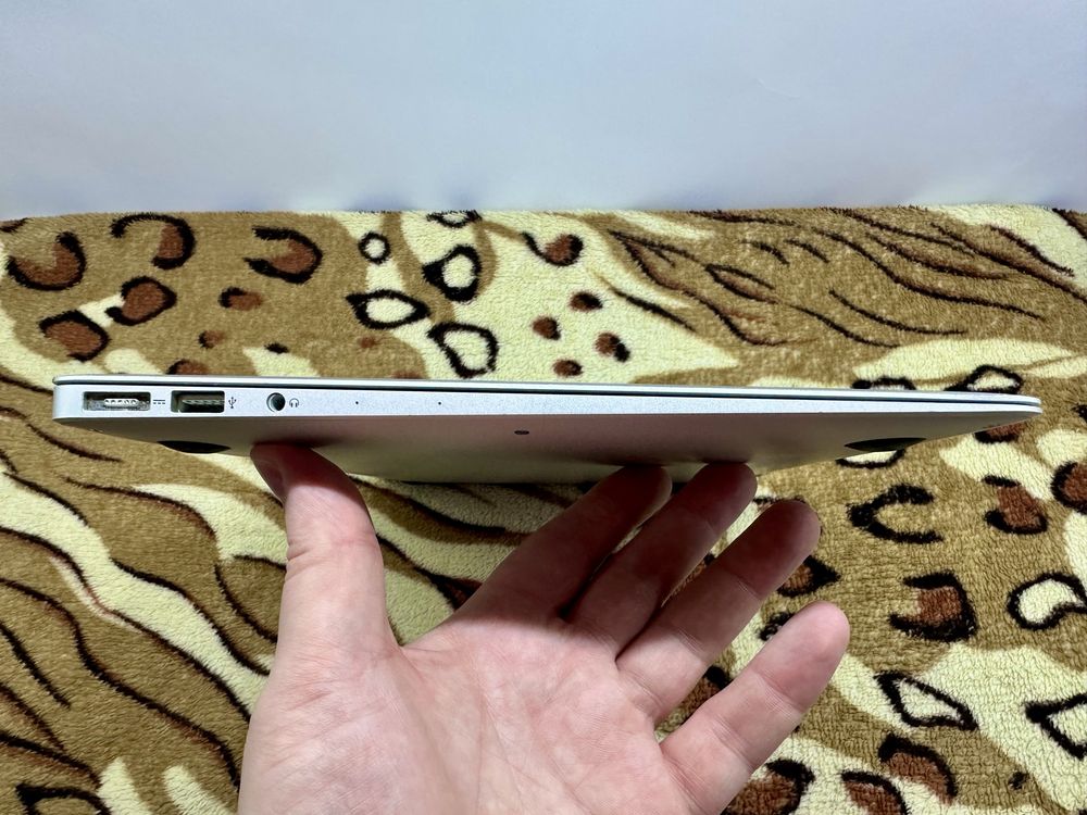 Отличный Macbook Air 13” 2017 A1466 i5 1,8ггц 8gb SSD 128gb Monterey