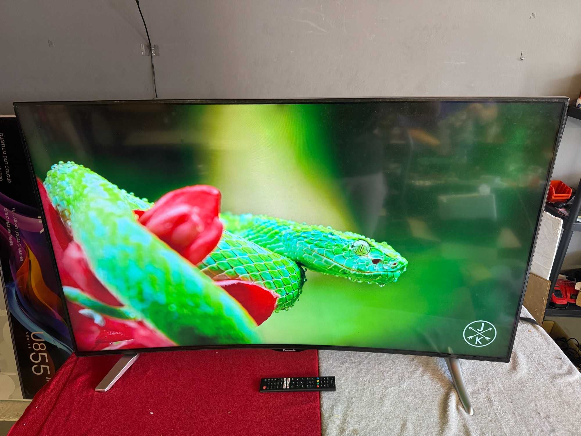 Telewizor Panasonic 55" cali curved SmartTV DVBT2 3D