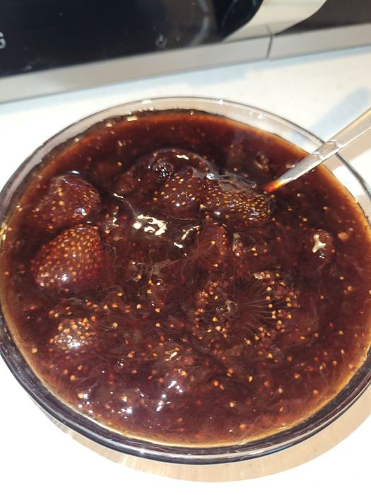 Варення полуничне,абрикосове,персикове,чорна смородина,вишня,малина