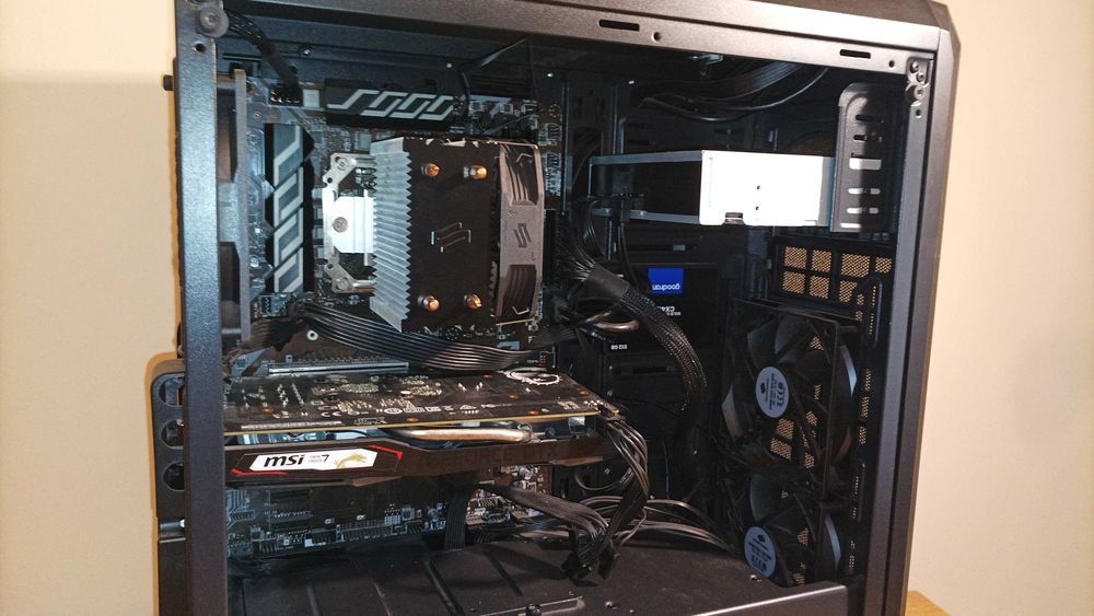 Komputer osobisty używany/ intel Core  i5-9600KF/ Nvidia GTX 1650