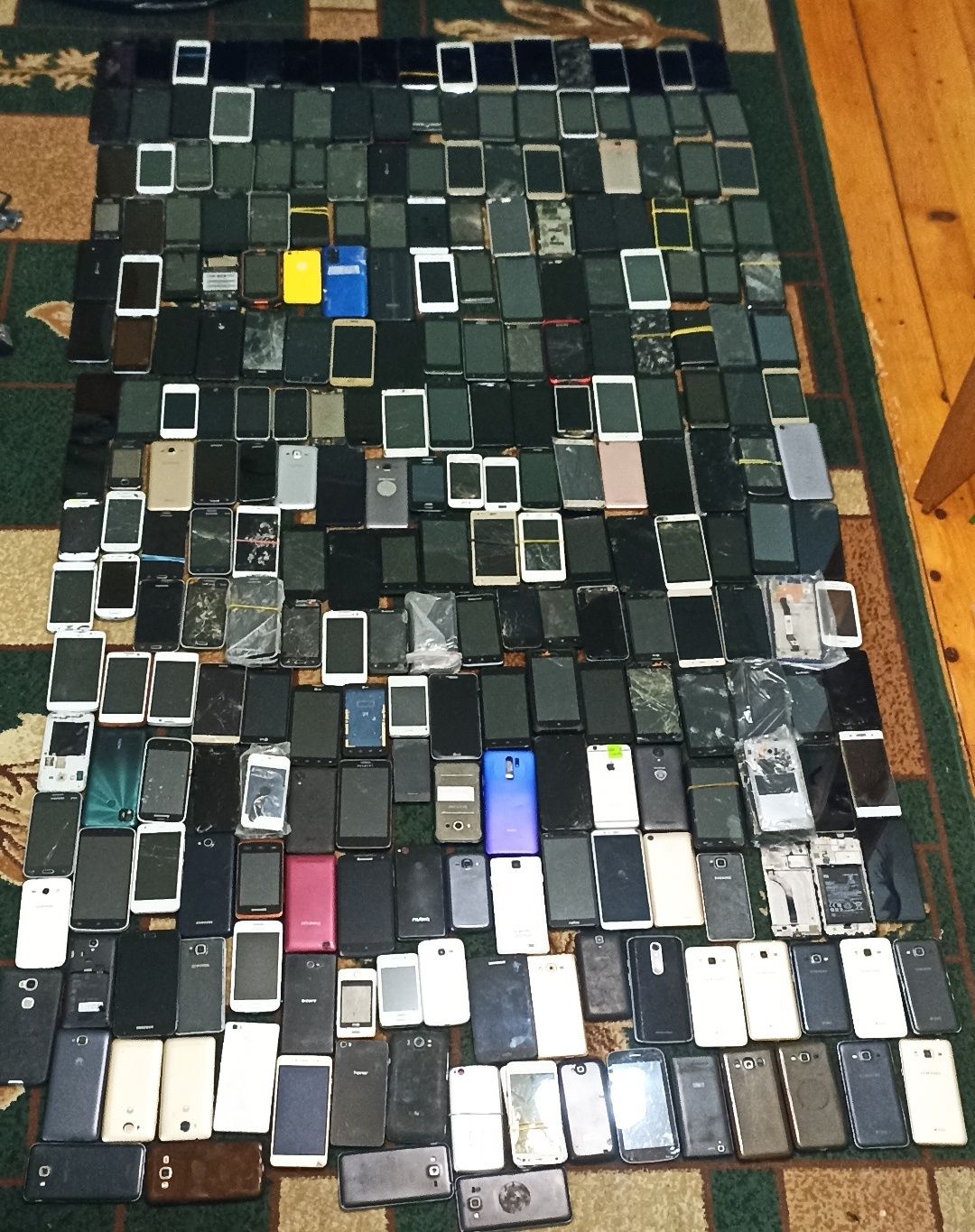 Лот смартфонів на деталі або відновлення samsung,lenovo,iphone,huawei