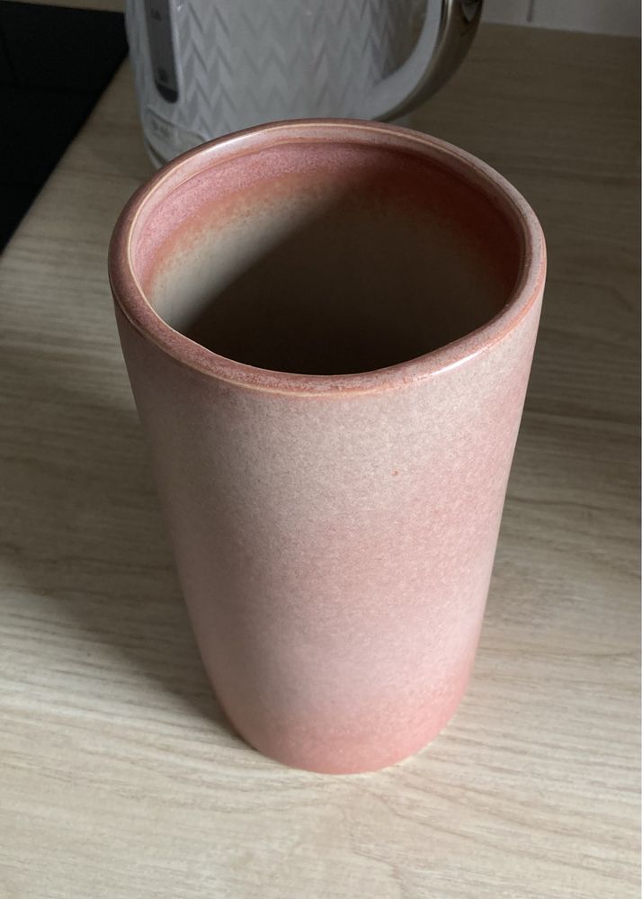 Różowy wazon Jysk jak nowy 10x20 cm.