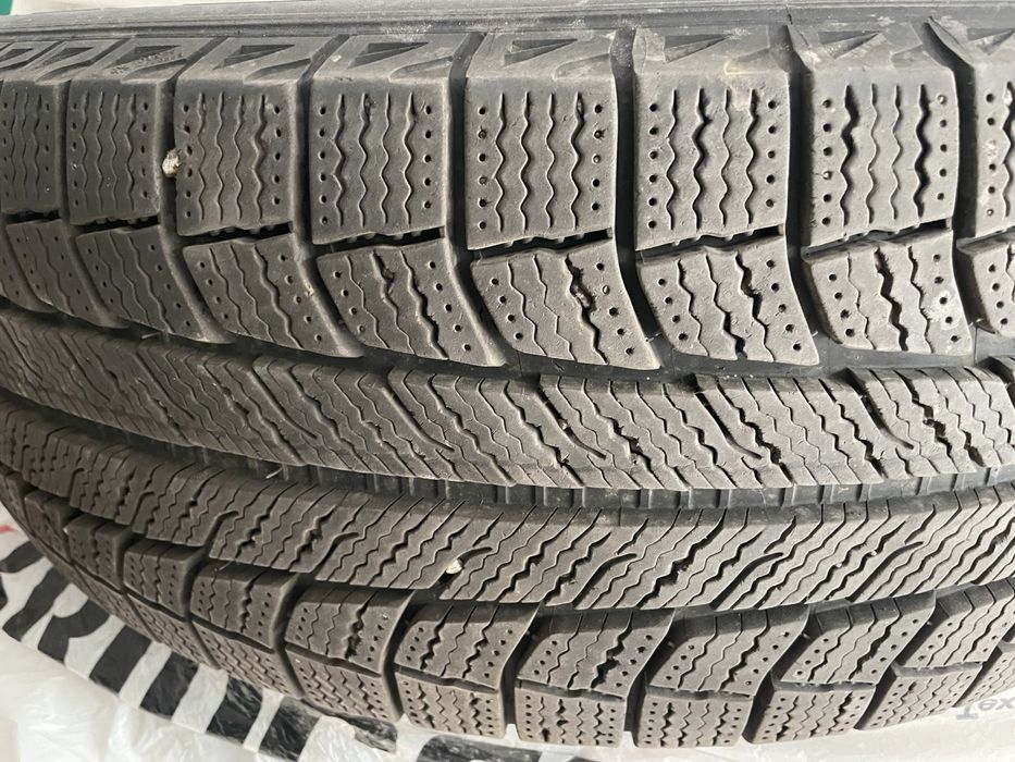 Продам зимние шины MICHELIN 235/60 R18