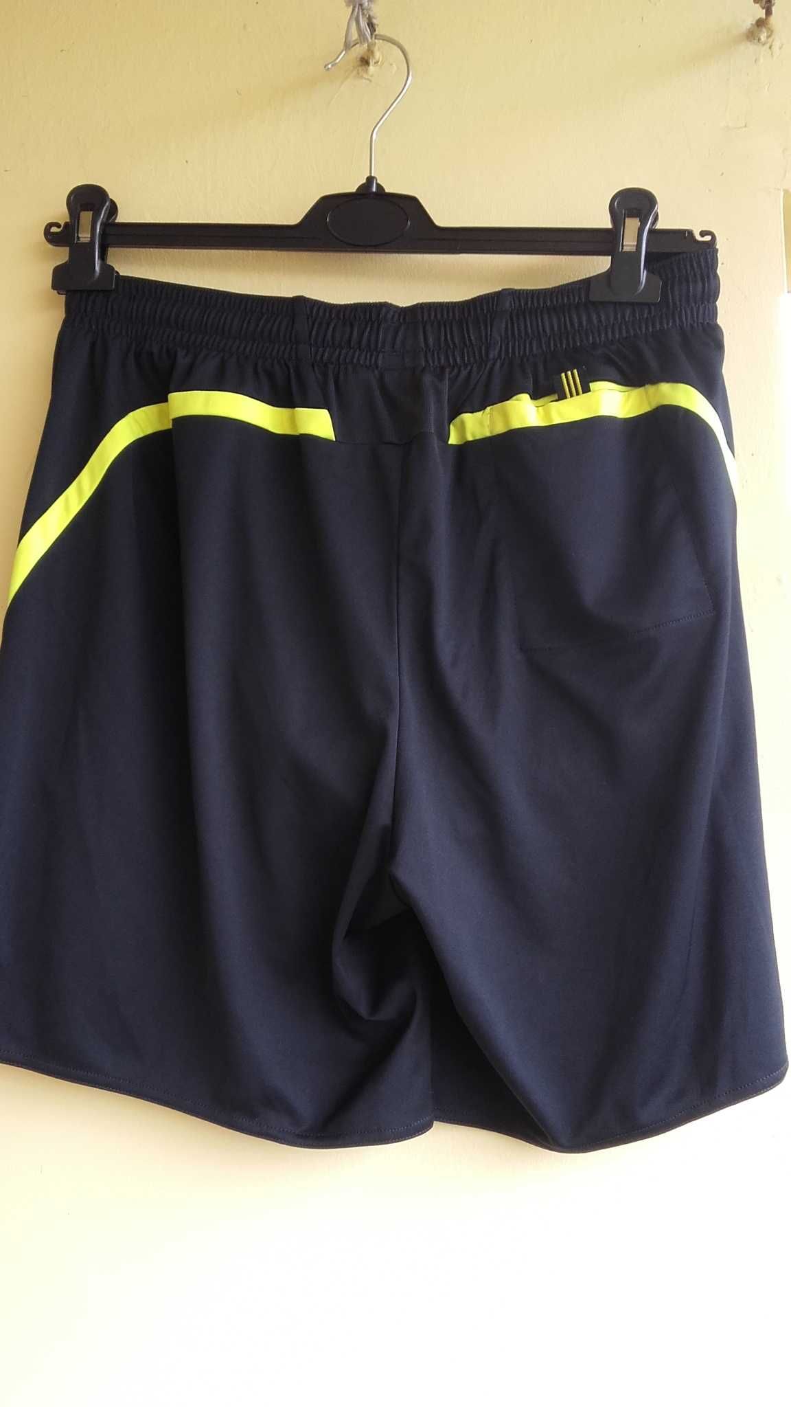 Spodnie krótkie Adidas Formotion roz L