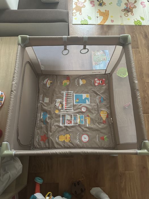 Дитячий манеж Carello