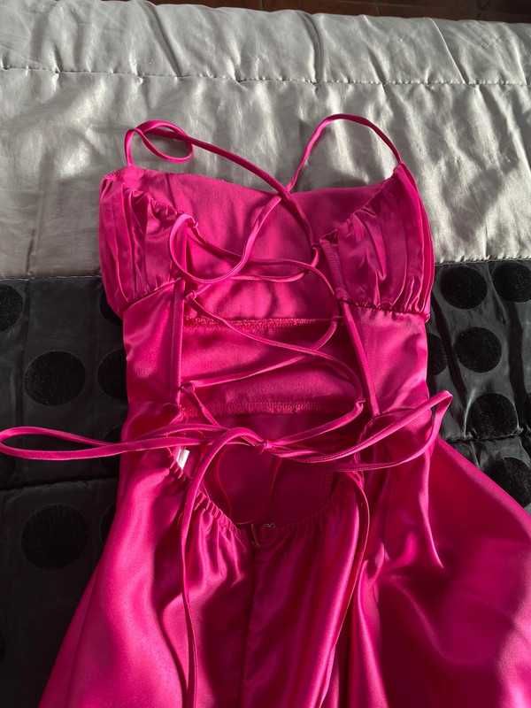 vestido rosa fúcsia de cerimónia