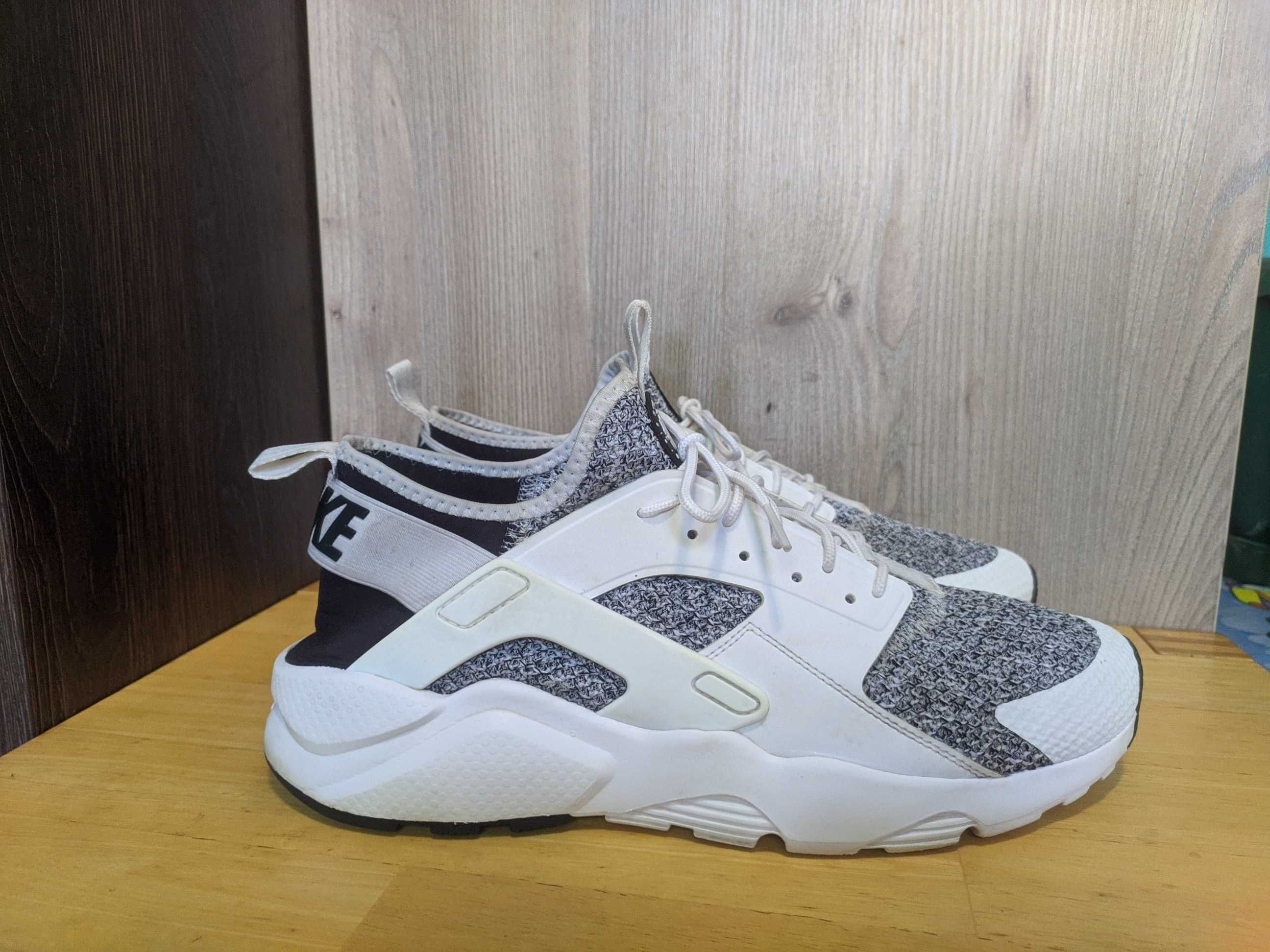 Nike Air Huarache - бігові кросівки