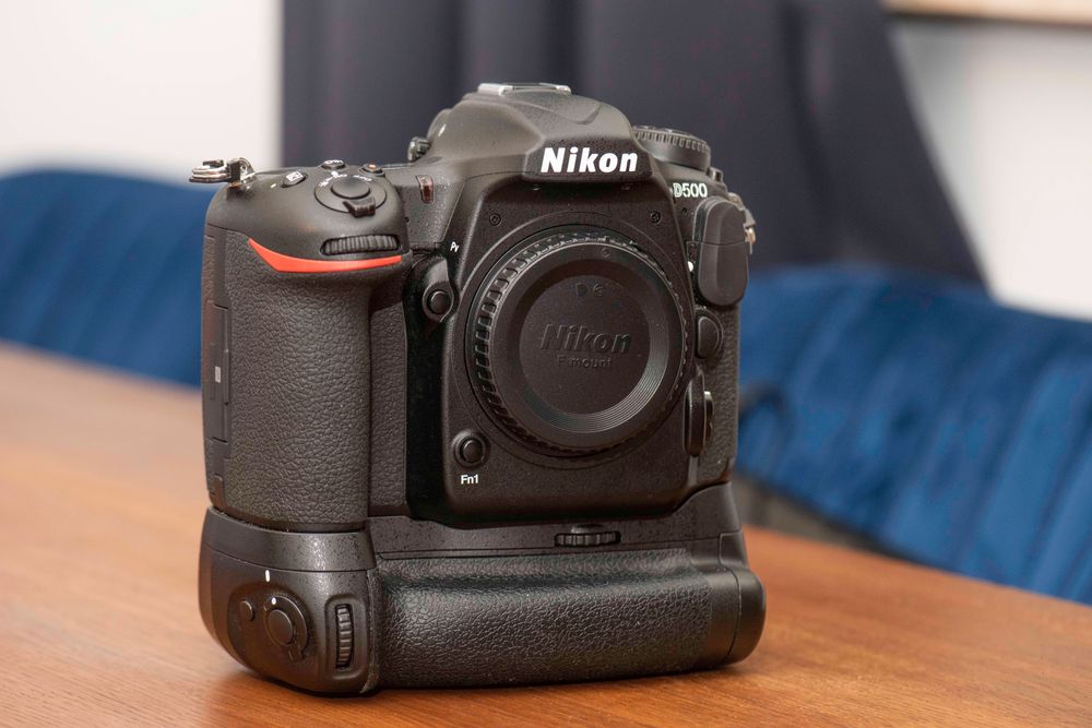 Nikon D500 + grip