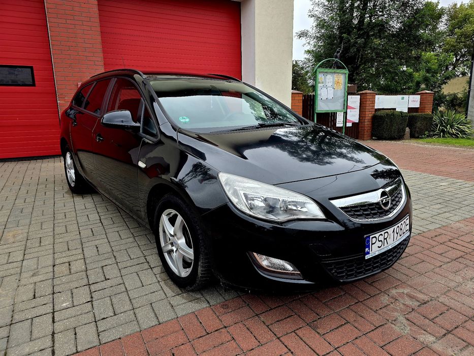 Zamiana Opel Astra J KlimatyzacjaEl.SzybyEl.lusterkaKomputerAlufelgi!