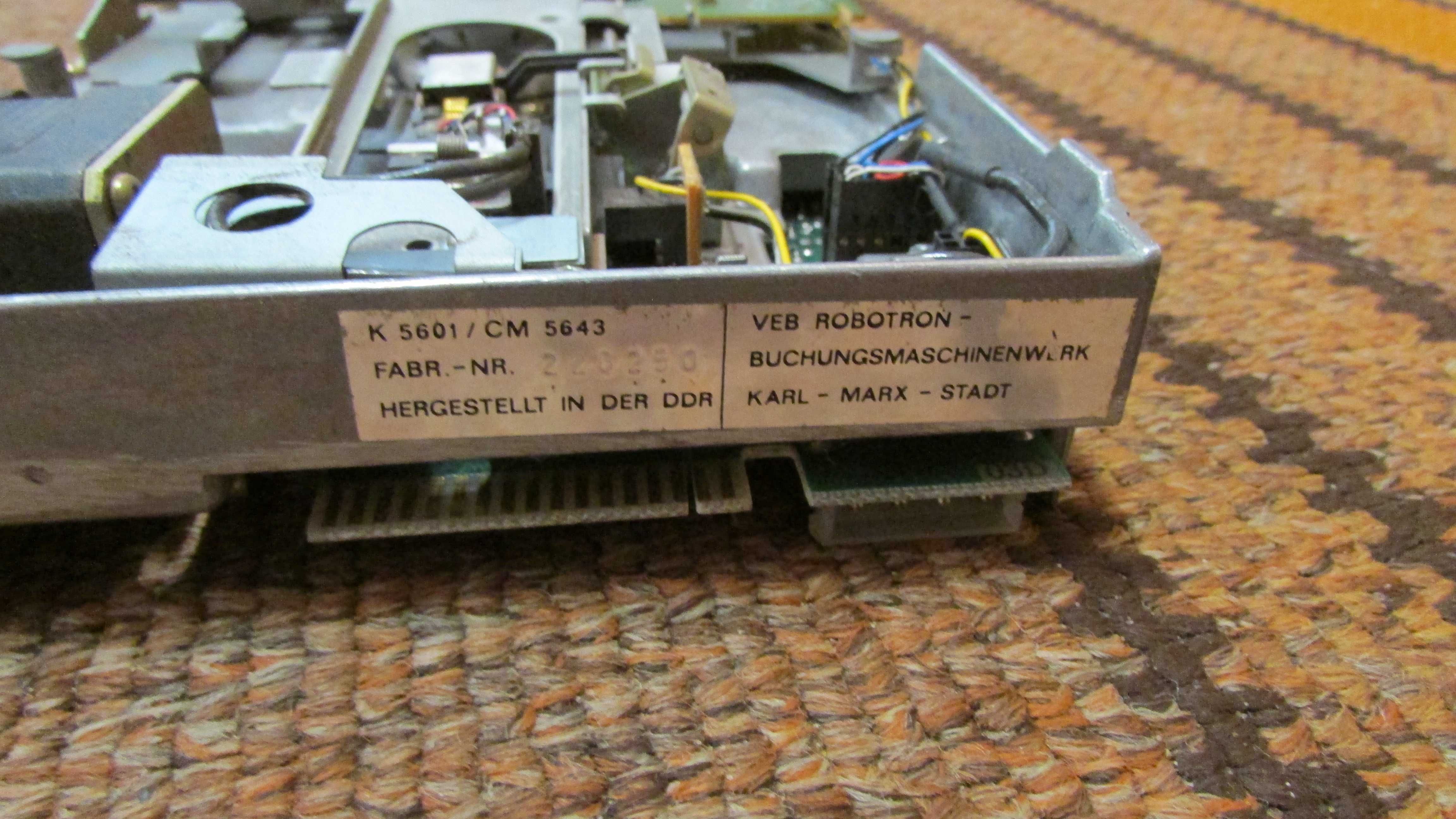 Ретро флоппи дисковод 5.25" Robotron,K 5601/CM 5643