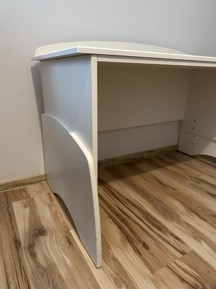 Biale biurko drewniane Meblik dla dziecka 120 cm
