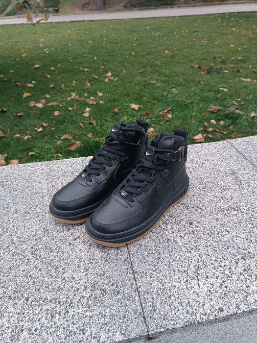 Продам чоловічі високі кросівки відомої фірми Nike по устілки 25.5 см,