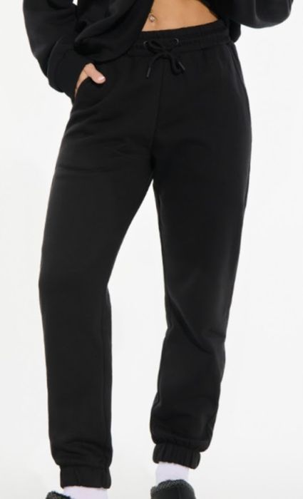 spodnie dresowe z mankietami damskie joggery czarne modne s