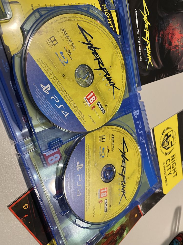 Cyberpunk 2077 PS4/PS5 - komplet