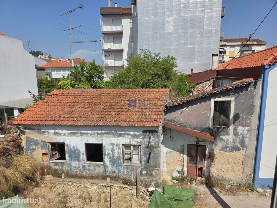 Moradia em Ourém em ruina com logradouro