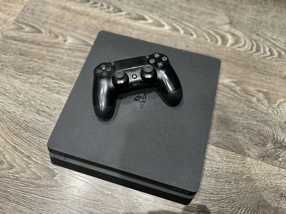 Sony Playstation 4 + gry 1TB SSD