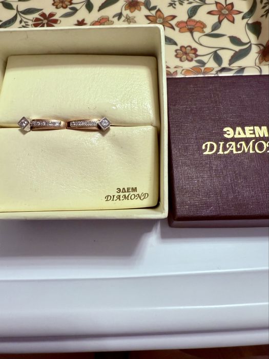 Діамантові фабричні! сережки 585 проба