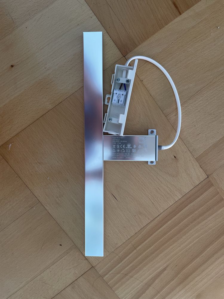 VÅTHULT lampka do łazienki LED