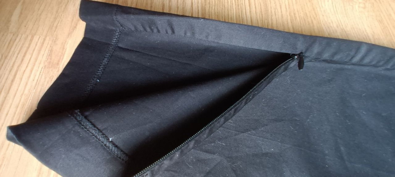 Wloskie spodnie materialowe czarne cristinaeffe  m