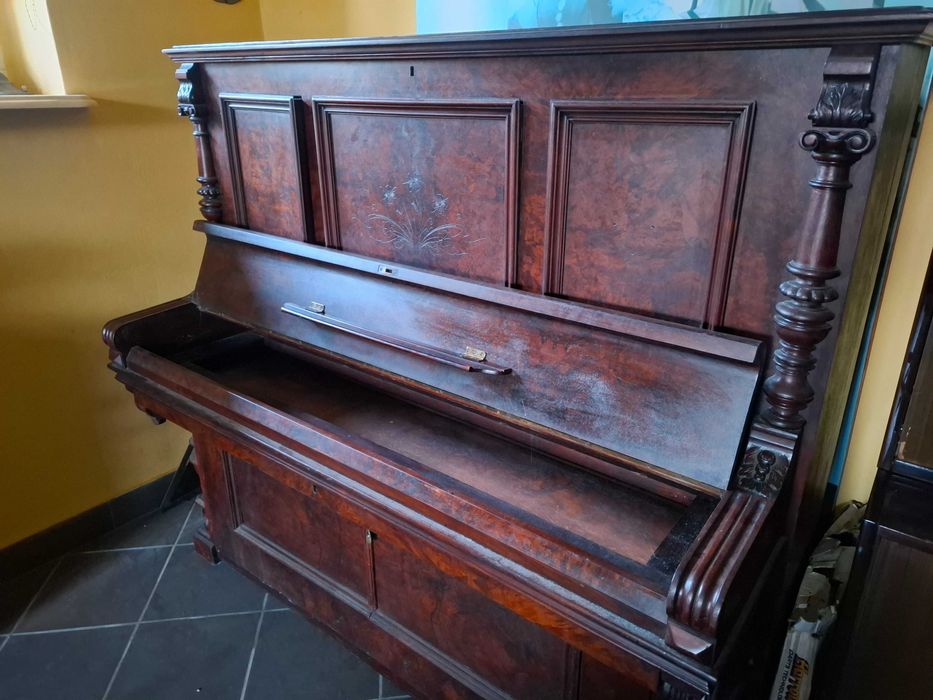 Barek - pianino zabytkowe przedwojenne
