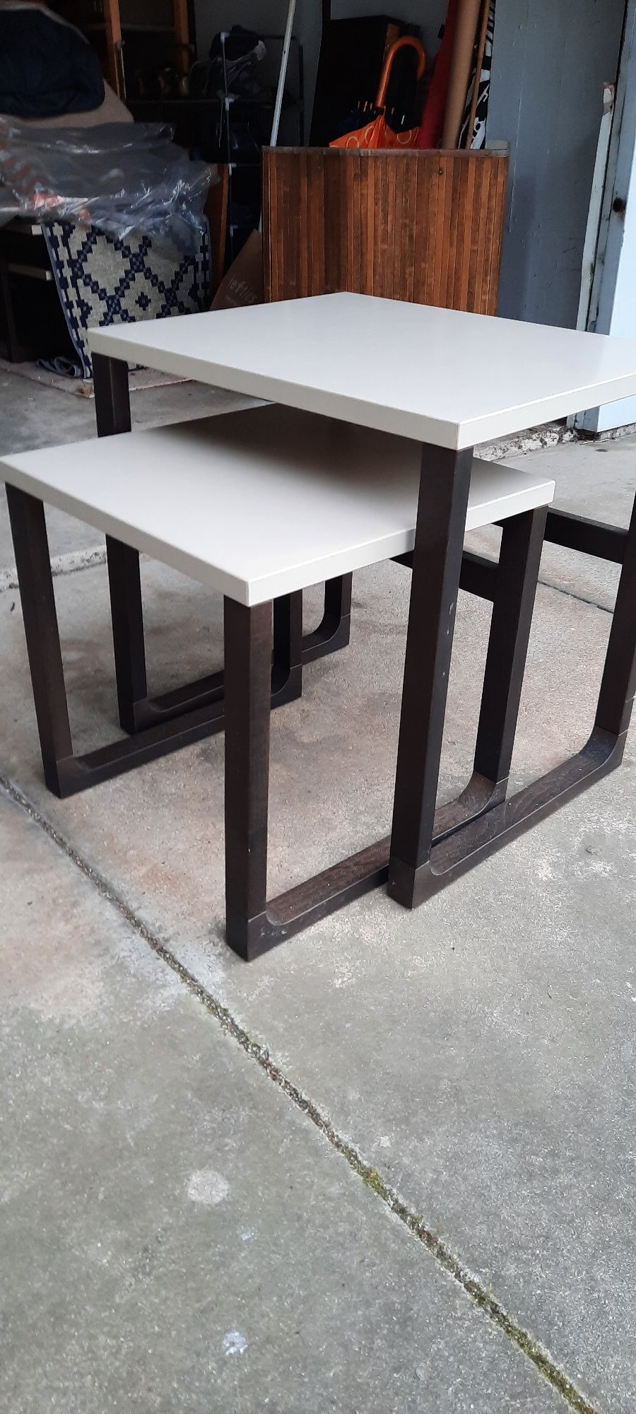 2 mesas de apoio IKEA