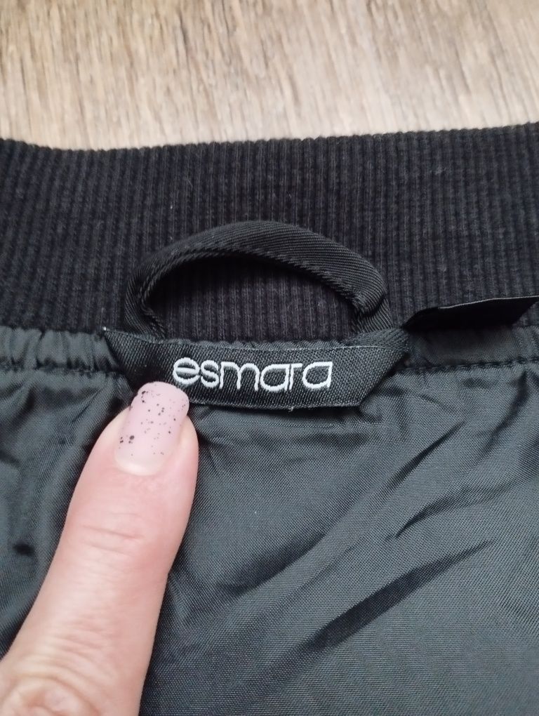 Стильний бомбер Esmara