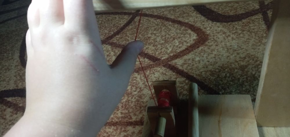 Дерев'яний кран дитяча іграшка або украшения