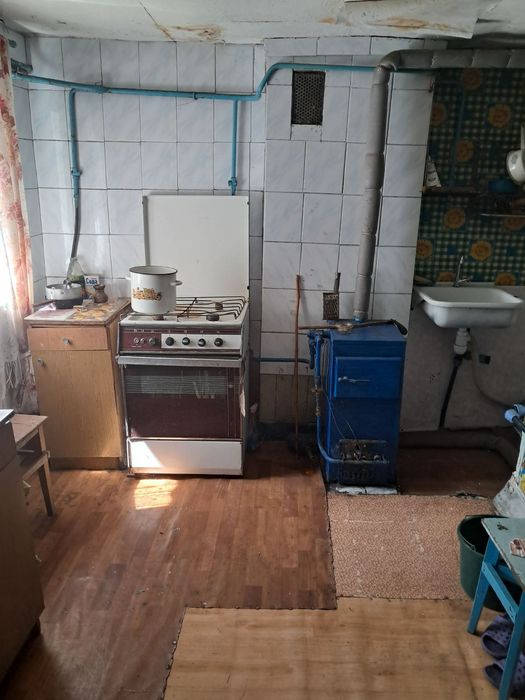 Будинок на околиці села зі зручностями