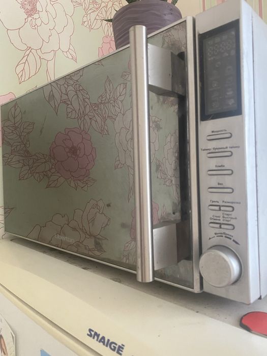 Микроволновка Liberton